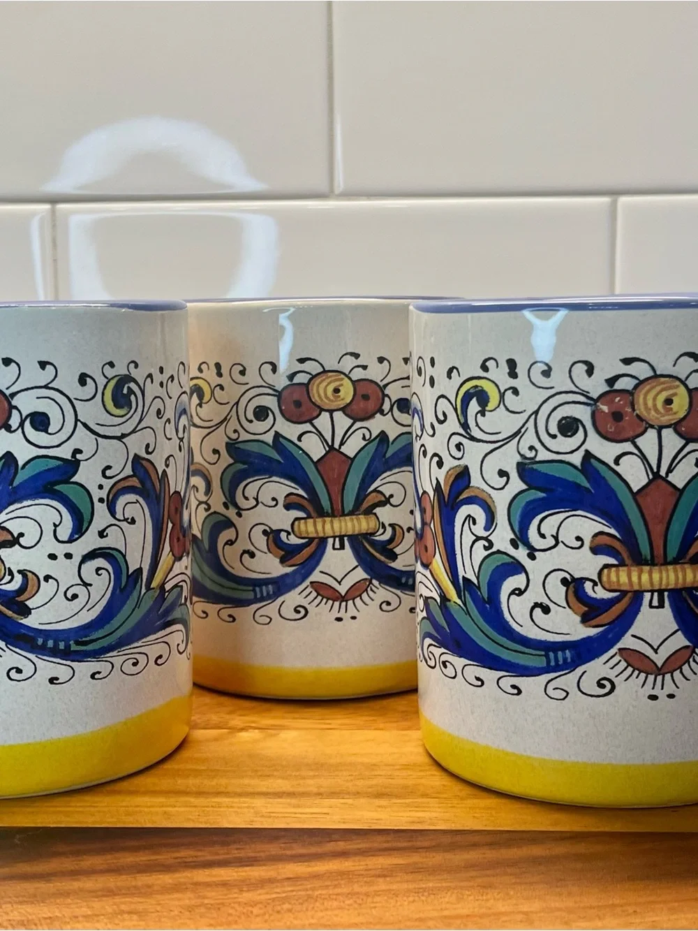Set Of 4 Meridiana Ceramiche Italian Hand Painted Pottery Coffee/ Tea Mugs
